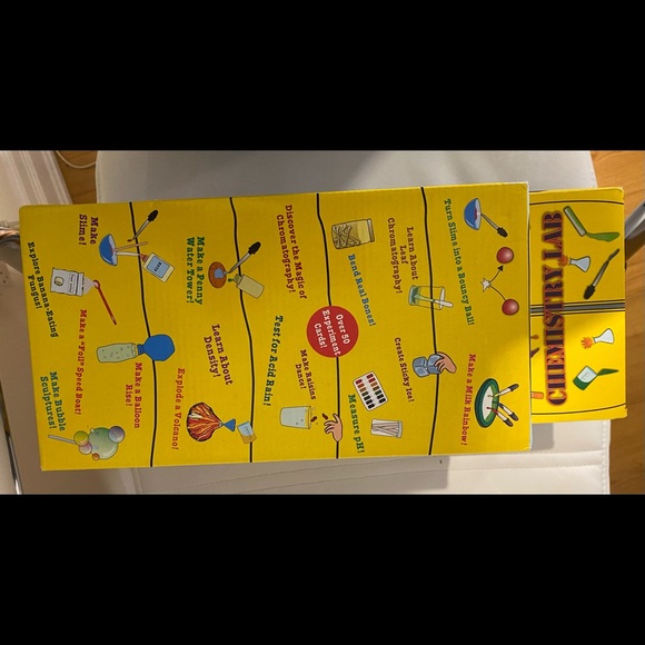 Magic School Bus Chemistry Lab - Picture 2 of 2